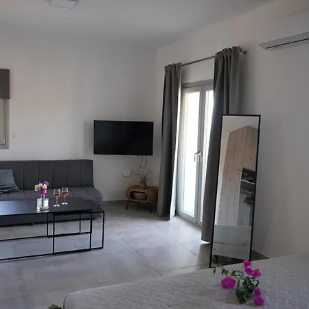 House Of Harmony Comfort Antonia Akhládha